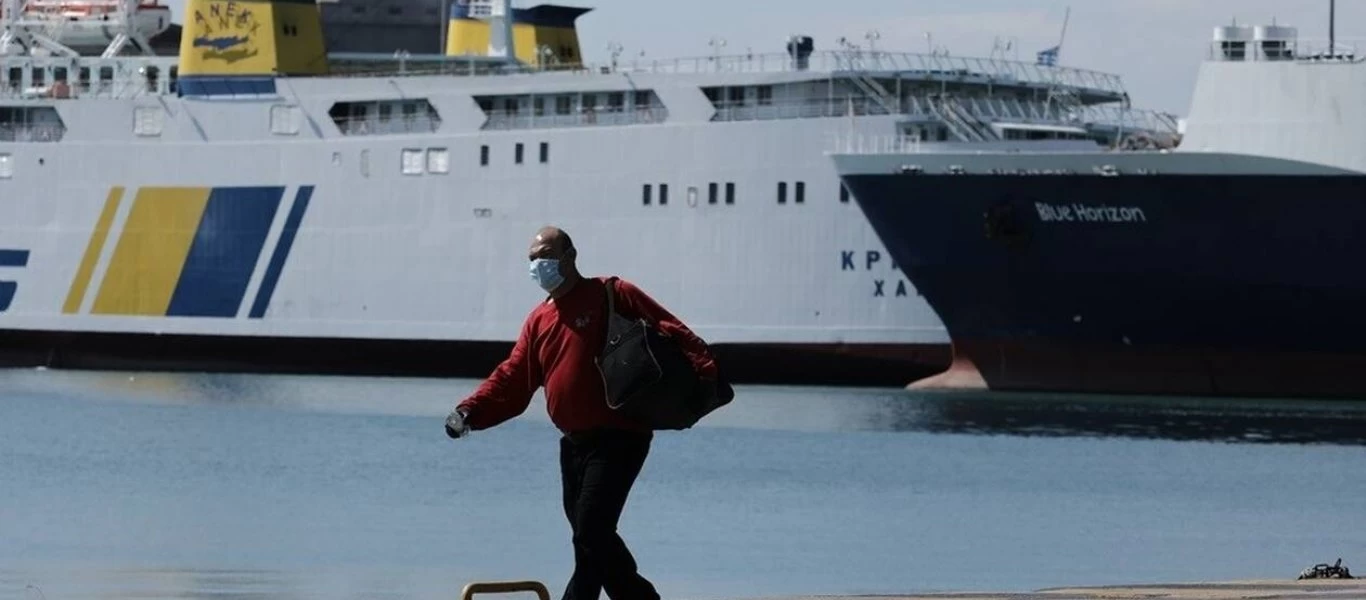 Xρήση μάσκας στα καράβια: Στήριξη από την κυβέρνηση στον τουρισμό